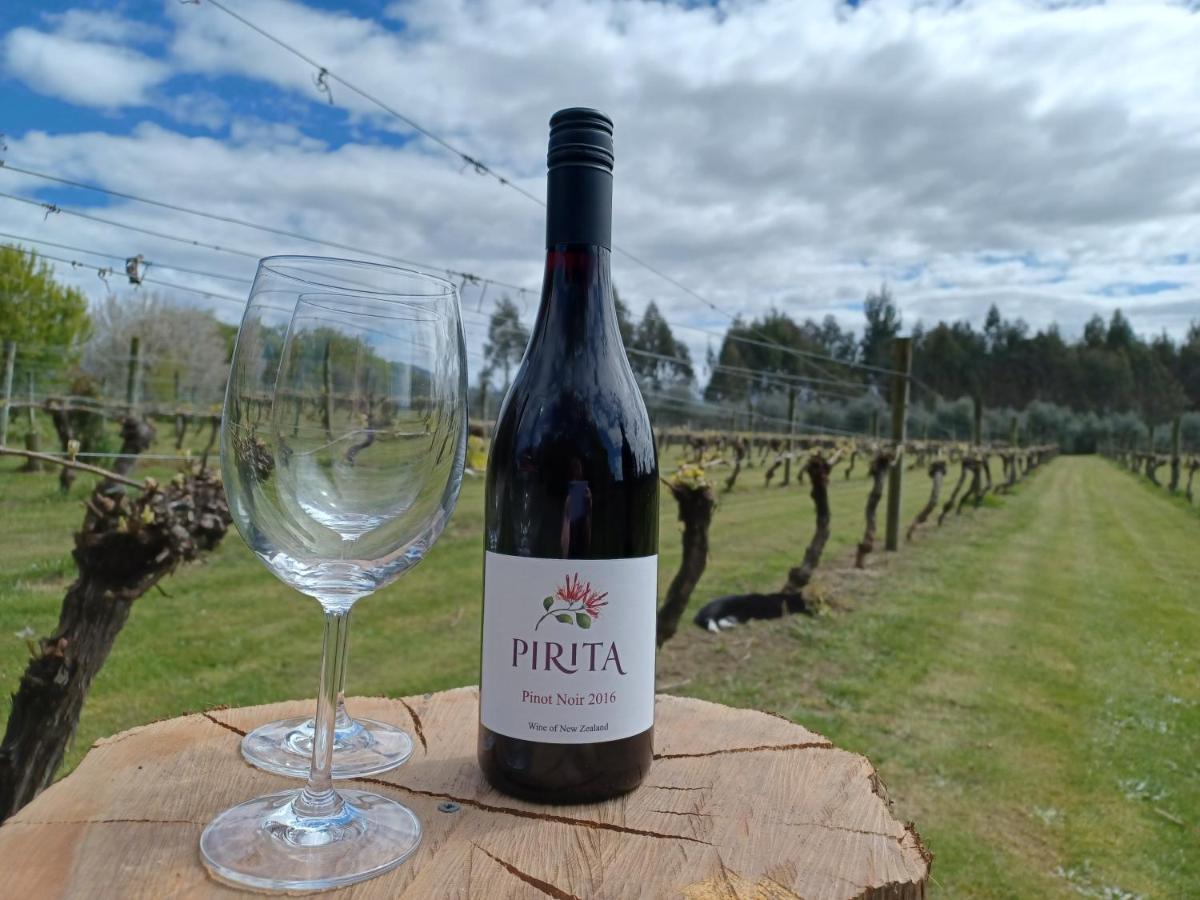 Upper Moutere Pirita Vineyard Cottage. מראה חיצוני תמונה
